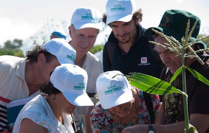 Las modificaciones del programa excluyen a la agricultura familiar y a productores extranjeros