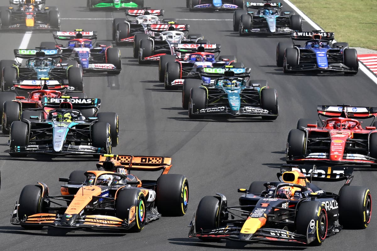 Las modificaciones que pretende implementar la FIA para el procedimiento de largada son todo un interrogante. (AP Foto/Denes Erdos)