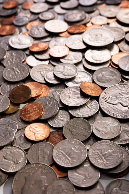 Las monedas son grandes aliadas para los trucos caseros (Foto: Freepik)