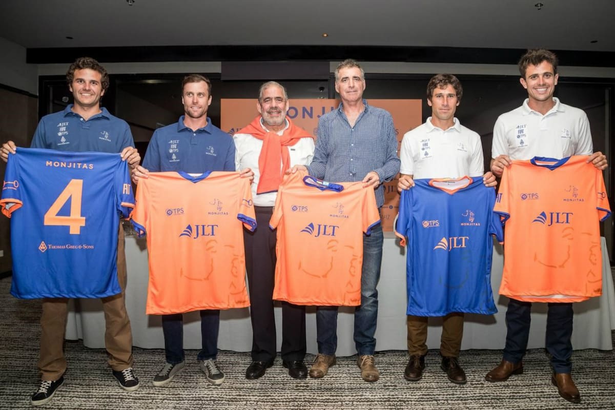 Las Monjitas, en la presentación hace 20 días: De Lusarreta, Caset, Bautista, Marcos Heguy, Ulloa y Sola