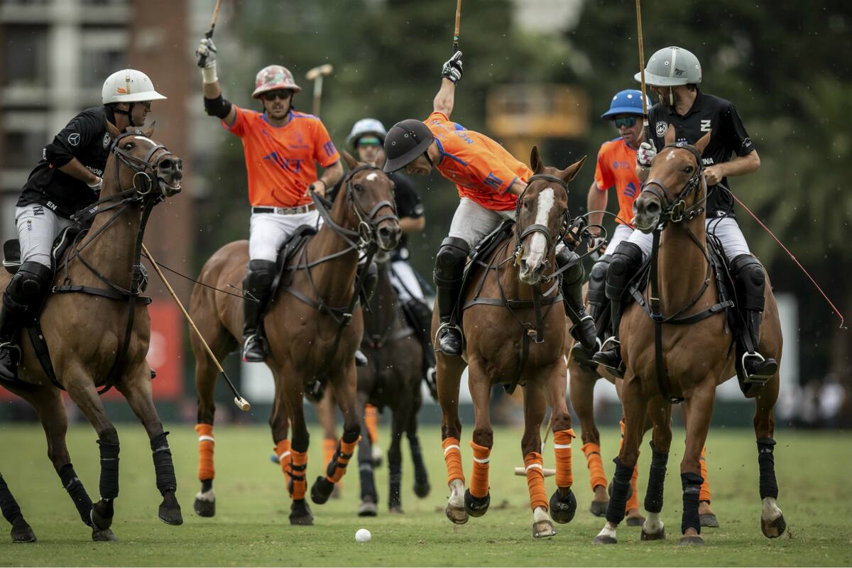 Las Monjitas le ganó un dramático enfrentamiento, tormenta eléctrica incluida, a Ellerstina en 2018 y pasó a la final de Palermo.