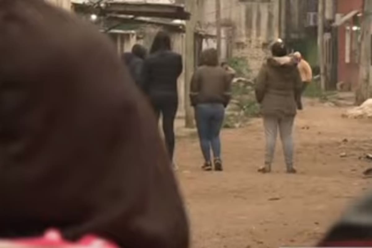 Las mujeres forman la primera línea de defensa social contra el avance narco en el barrio Las Antenas, en La Matanza