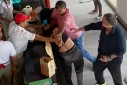 Las mujeres fueron separadas en varias ocasiones