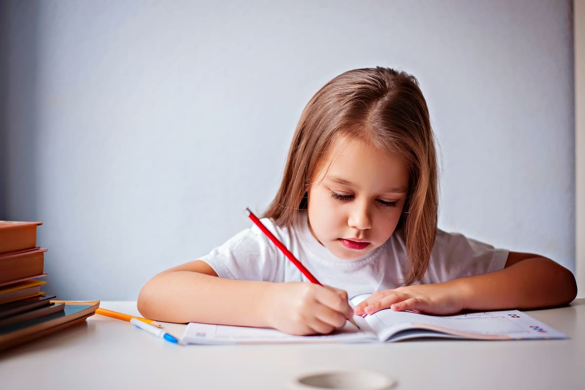 Las mujeres muestran un peor rendimiento en las ciencias exactas, pero el problema no es biológico
