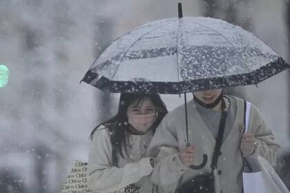 Las mujeres necesitan obtener el consentimiento de su pareja antes de que se puedan administrar las píldoras, un requisito que los activistas a favor de la interrupción del embarazo han calificado de patriarcal y obsoleto