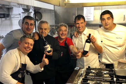 Las mujeres no entran en esta cocina, son las agasajadas