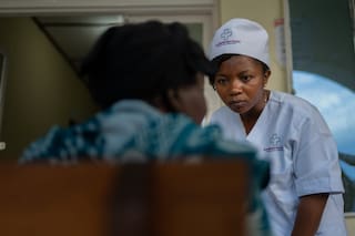 Las mujeres son las principales cuidadoras en este brote de ébola y las más expuestas al contagio