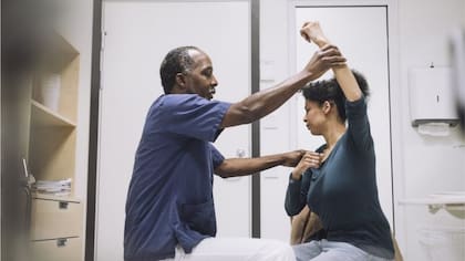 Las mujeres suelen recibir menos tratamientos contra el dolor cuando acuden a urgencias que los hombres