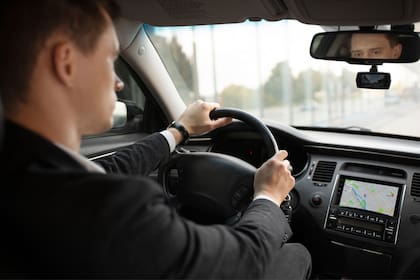 Las multas por exceder los límites de velocidad en las áreas monitoreadas por las cámaras se establecen según la magnitud de la infracción (Archivo)