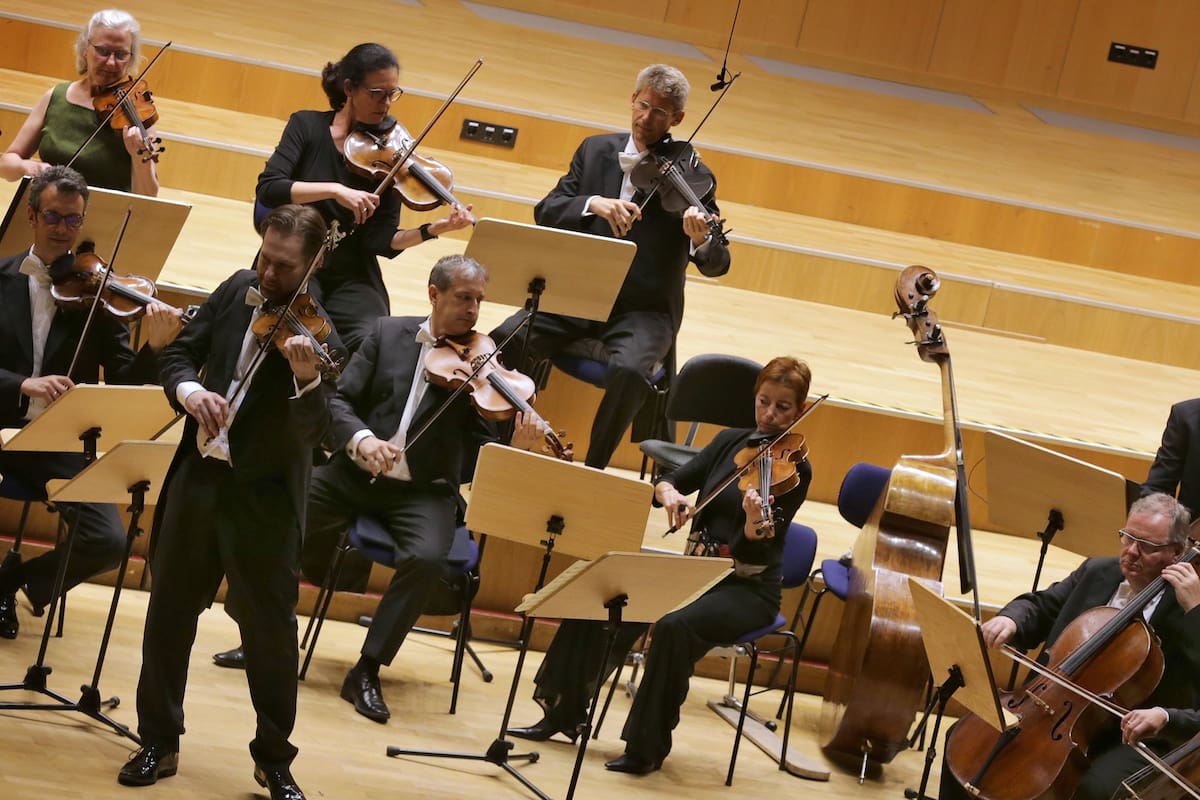 Las músicas piden cambios en el dress code para poder usar frac