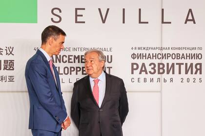 Las naciones se reúnen para recaudar billones contra la pobreza, pero EEUU no participa