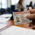 La nueva regla del Uscis que cambia un formulario para trabajadores migrantes con EAD en EE.UU.