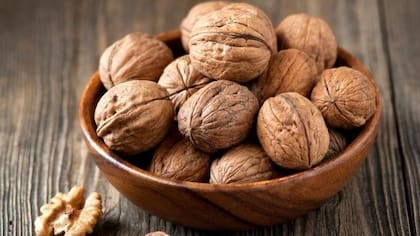 Las nueces tiene propiedades que mejoran el revestimiento de las arterias
Foto: iStock