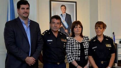 Las nuevas autoridades de la Federal, junto a Burzaco y Bullrich