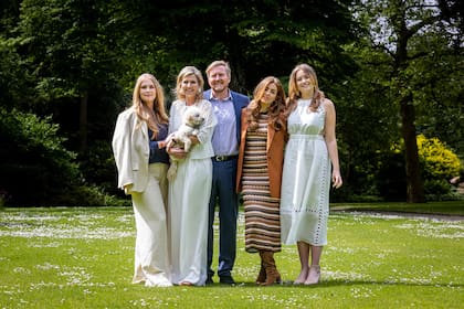 Las nuevas fotos coinciden con un rumor que salió a la luz esta semana y que tiene que ver con el futuro académico de Alexia. Al parecer, la hija del medio de los Reyes irá a la Universidad de Groningen, en los Países Bajos.