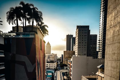 Las nuevas generaciones que llegan a vivir a Florida están interesadas en propiedades más pequeñas pero de mayor valor, según un reciente análisis de la Florida International University (FIU)