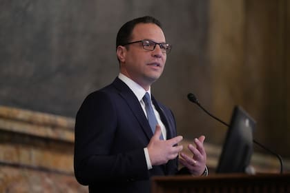 Las nuevas leyes de Pensilvania ya tienen la firma del gobernador Josh Shapiro