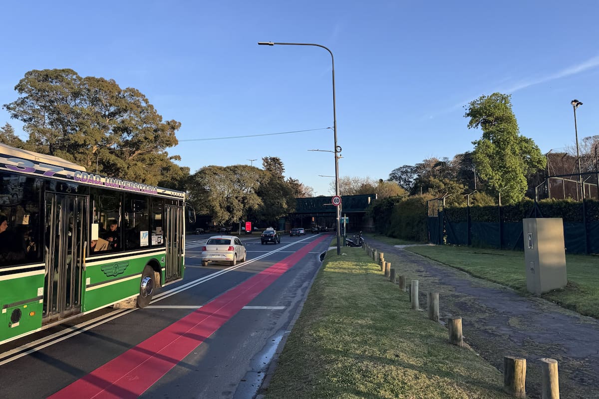 Las nuevas líneas rojas en Figueroa Alcorta, altura Rosedal, por el TramBus