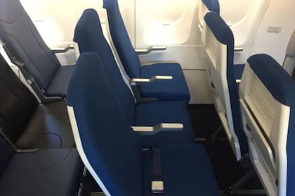 Las nuevas propuestas para los asientos centrales en un avión de pasajeros.