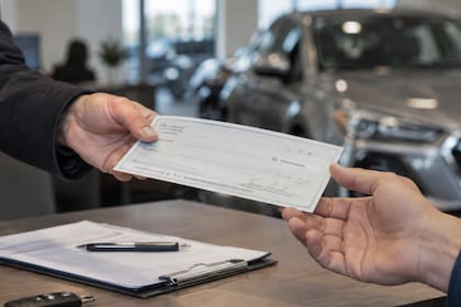 Las nuevas reglas de California bajo la norma CARS Act aplican a concesionarios autorizados que vendan o arrienden vehículos ligeros