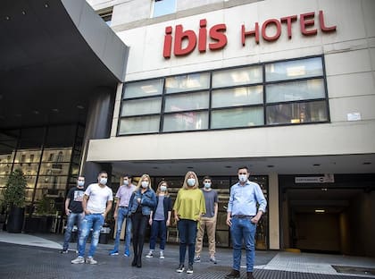 Las nuevas restricciones del Gobierno volvieron a poner el foco en la tarea cotidiana de los hoteles extrahospitalarios, cuyo número varía en respuesta a la demanda de camas y al crecimiento de la curva de contagios