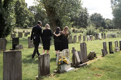Las nuevas tarifas tienen excepciones, como para aquellos que buscan entrar a EE.UU. por la muerte de un familiar o un funeral