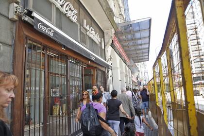 Las obras en la Avenida Corrientes, un calvario para los comerciantes