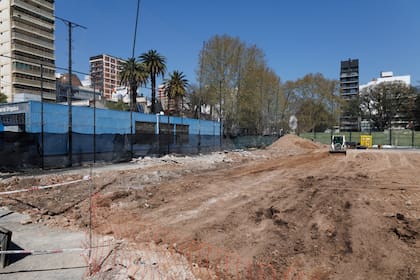 Las obras ya comenzaron sobre el predio ferroviario situado junto a las estaciones Villa Urquiza y Juan Manuel de Rosas; allí se construirá el futuro Parque Ferroviario Urquiza