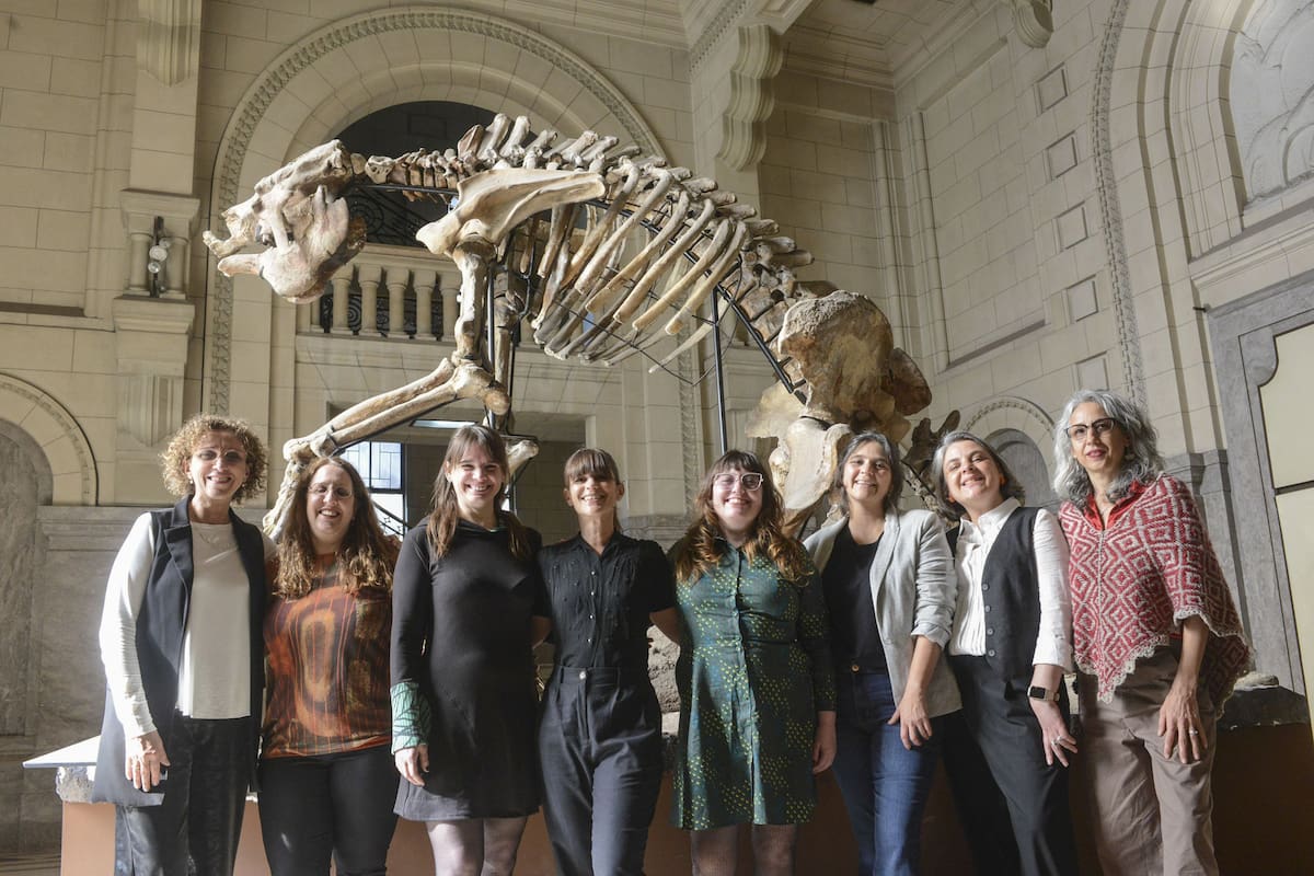 Las ocho autoras de Naturalistas: Laura de Cabo, Laura Chornogubsky, Daiana Ferraro, Carolina Panti, Julia D’Angelo, Laura Cruz, Sofía d’Hiriart y Soledad Tancoff