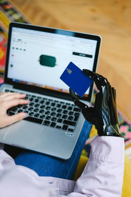 Las ofertas de Black Friday están disponibles en las tiendas físicas y en plataformas digitales (Pexels/Anna Shvets)