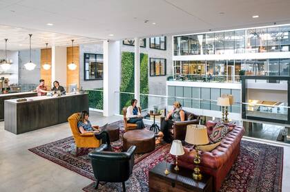 Las oficinas de Airbnb, uno de los monstruos que revolucionaron la industria del turismo.