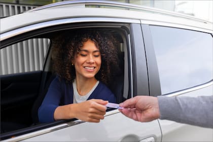 Las oficinas del DMV en EE.UU. cuentan con precios distintos a la hora de tramitar la licencia de conducir para migrantes en 2026 (Archivo)