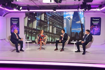 "Las oficinas le ganaron la pulseada al home office", Nicolás Cox Montt (CBRE), Verónica Rubí (LA NACION), Hernán Castro (Cushman & Wakefield) y Fernando Novoa Uriarte (Newmark)