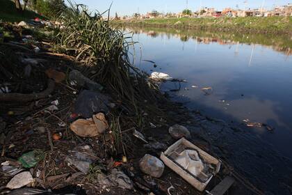 Las ONG denuncian que el Riachuelo sigue contaminado