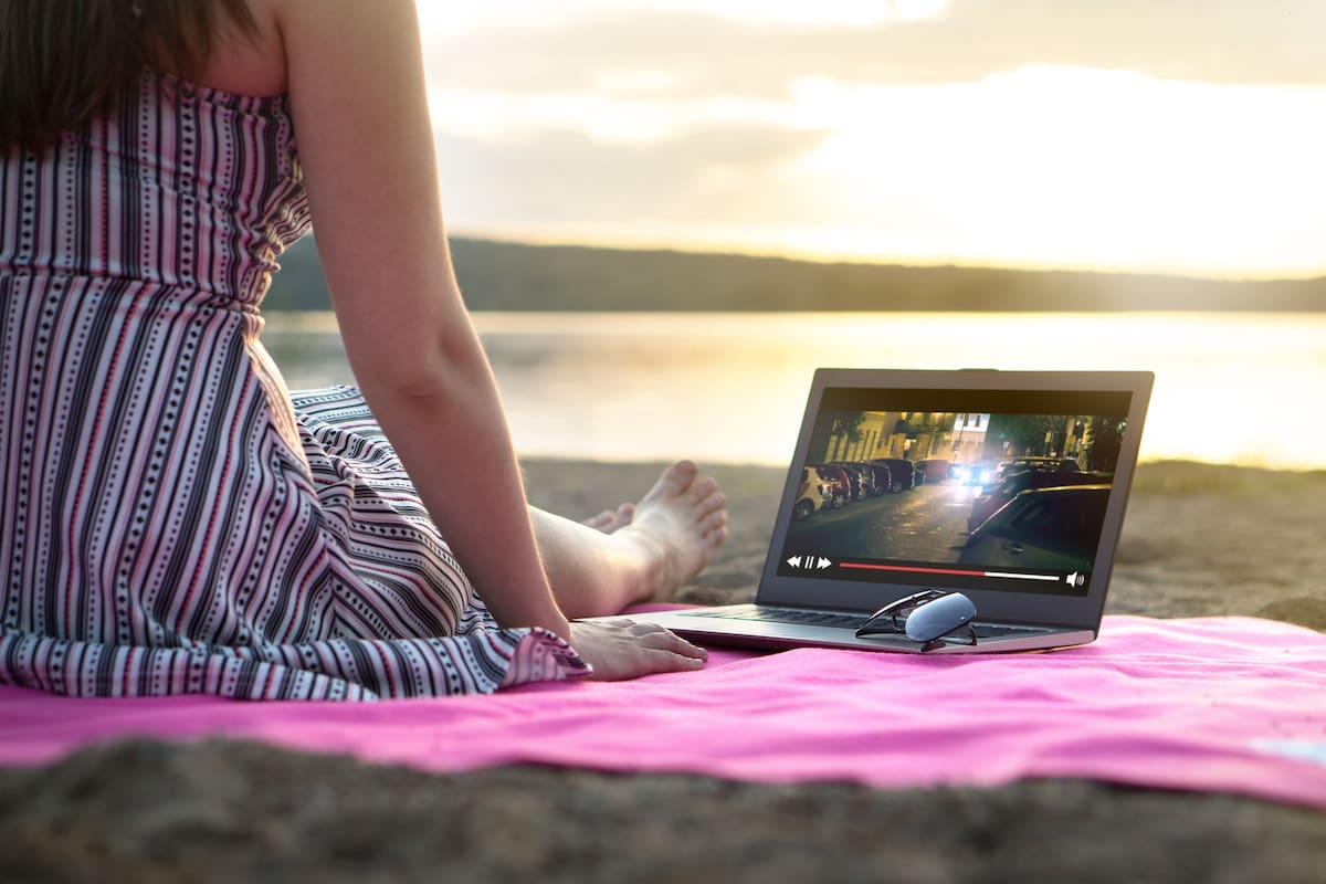 Las operadoras de telefonía móvil ofrecen paquetes para acceder a sus servicios de streaming de video o ver Netflix o Youtube en todo el país sin agotar el abono