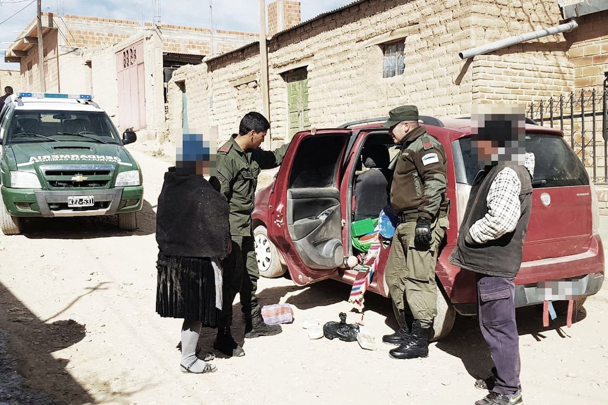 Las organizaciones criminales parecen haber aumentado la utilización de los mecanismos más artesanales para conseguir el ingreso de los cargamentos de cocaína por la frontera norte