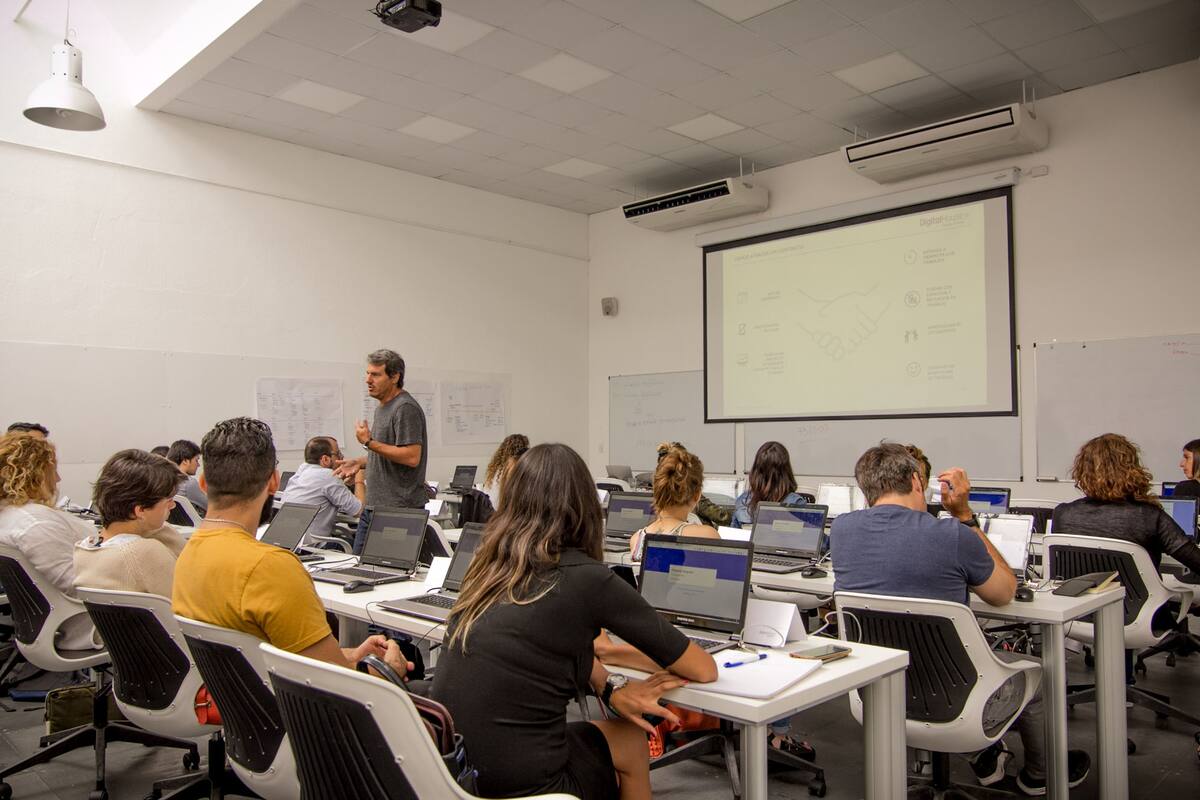 Las organizaciones deben contar con talentos que tengan habilidades digitales para mejorar la performance del negocio y lograr la excelencia de cara al cliente. Para alcanzar estos objetivos, el Digital Inmersion Program (DIP) es una propuesta de capacitación única y efectiva