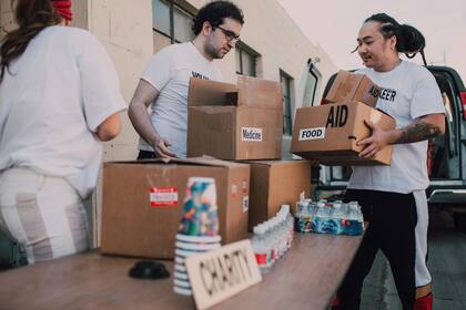 Las organizaciones sin fines de lucro como Hope Street Food Pantry frecuentemente aceptan voluntarios