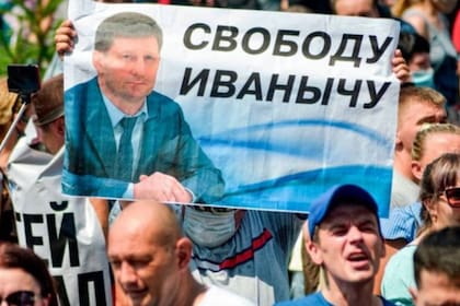Las pancartas con el lema "liberen a Furgal" se repiten en las calles de Jabárovsk.