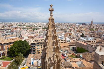 Las panorámicas de la ciudad atrapan a locales y turistas.