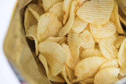 Las papas fritas de paquete pueden cocinarse desde la comodidad del hogar