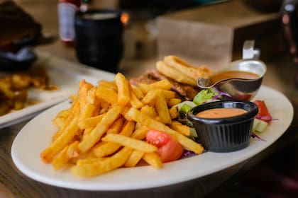 Las papas fritas pueden provocar acidez estomacal (imagen ilustrativa)