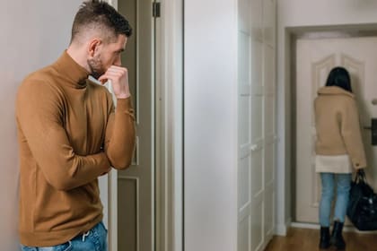 Las parejas pueden atravesar momentos difíciles, pero hay señales contundentes que van más allá de una turbulencia pasajera (Foto Pexels)