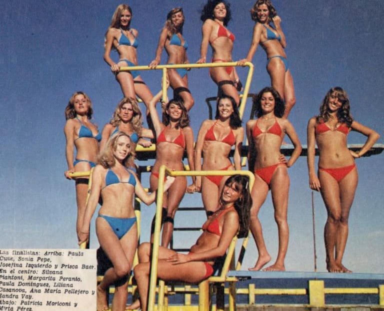 Las participantes de Miss Siete Días, durante una actividad realizada en las Piletas Punta Iglesia, en 1979