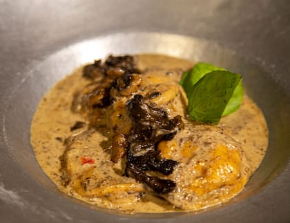 Las pastas amasadas a la vista son la especialidad del lugar