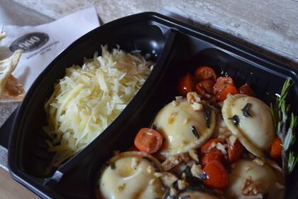 Las pastas de Novecento son generosas y pueden venir acompañadas de vino y postre