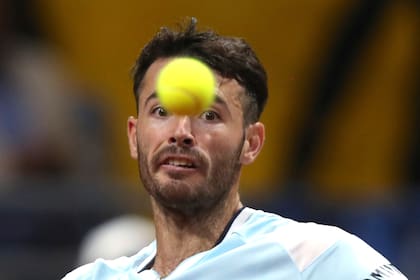 Las pelotas despresurizadas son una complicación para el equipo argentino, aunque Londero las padeció menos que Leonardo Mayer.
