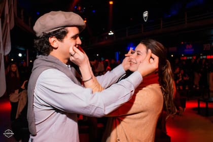 Las "peñas-cachengue" son cada vez más populares entre la juventud porteña.