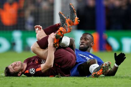Las perlitas de la fecha: Chelsea-Barcelona. Por el partido de ida de los octavos de final de la Champions League hubieron goles, palos y patadas para destacar