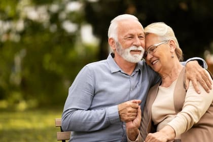Las personas cada vez perciben la vejez a una edad más avanzada